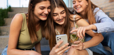 SesliAlem.CoM ile Sesli Sohbetin Yeni Nesil Yüz...